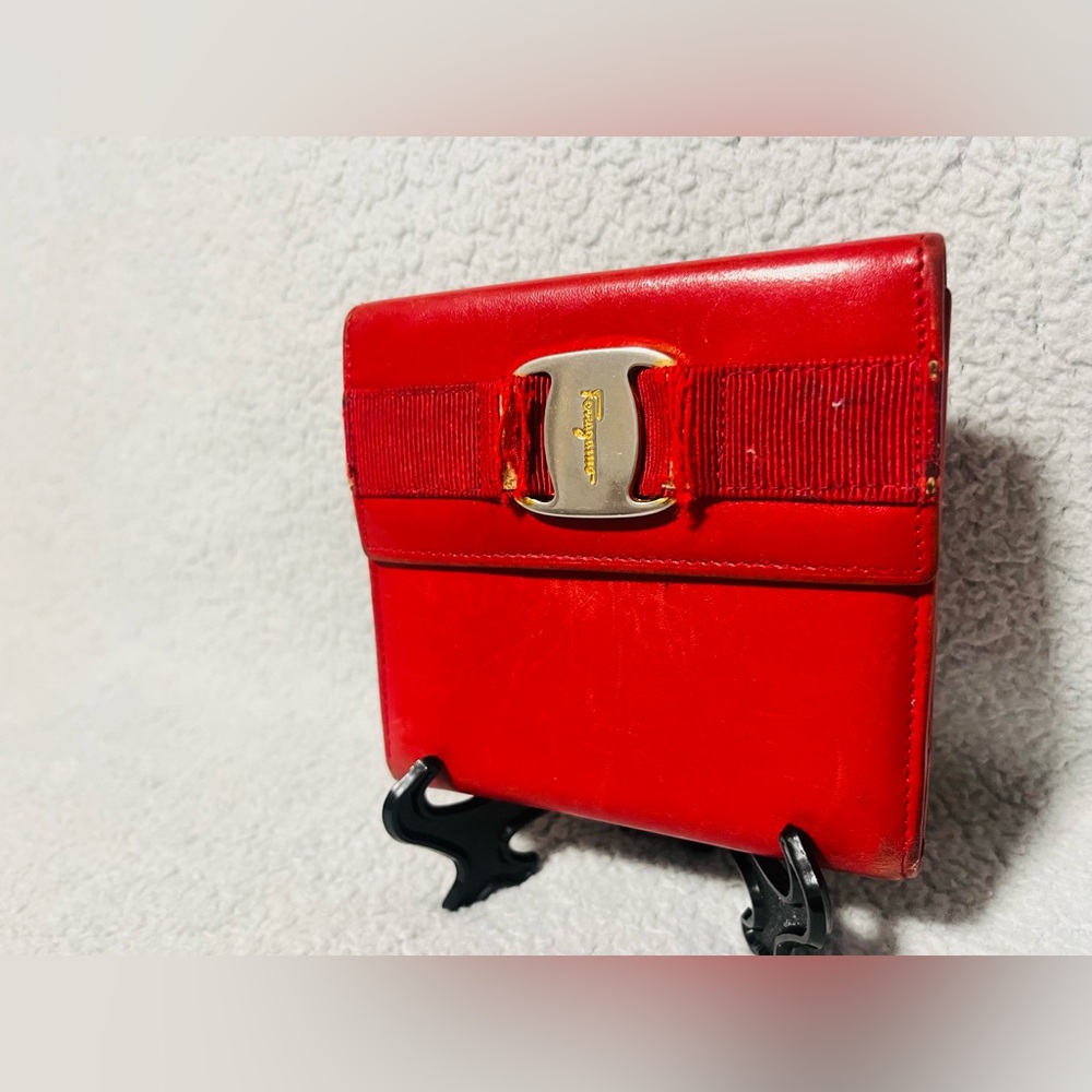 Salvatore Ferragamo Kiss lock Compact Wallet - Picture 6 of 14